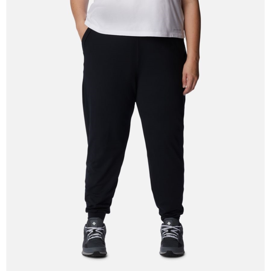 黒人女性のウィークエンドアドベンチャージョガープラスサイズコロンビア.