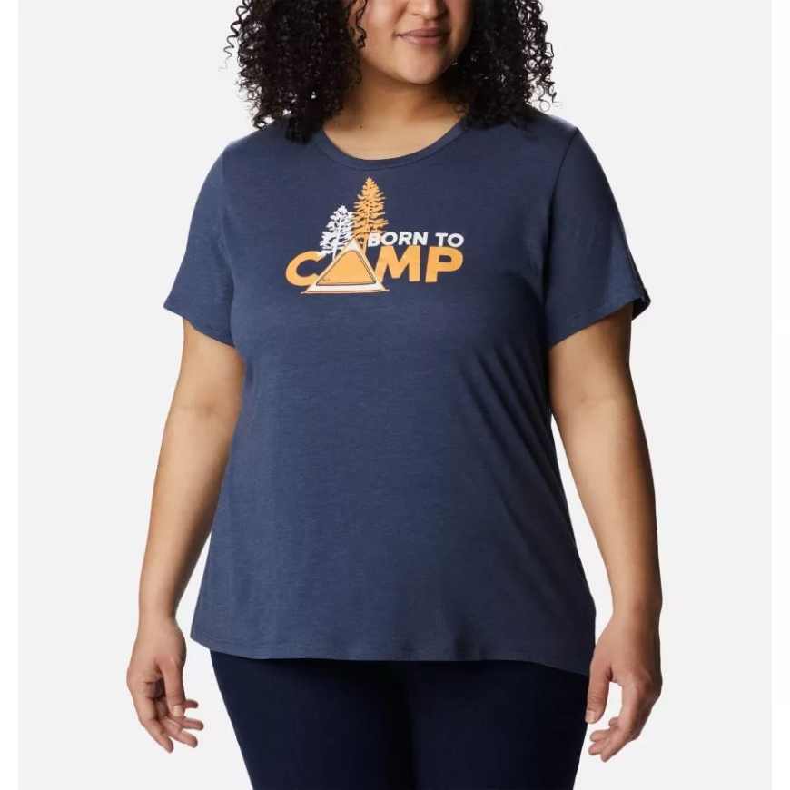 ノクターナル ヘザー/ボーン トゥ キャンプ レディース デイジー デイズ グラフィック Tシャツ プラスサイズ コロンビア